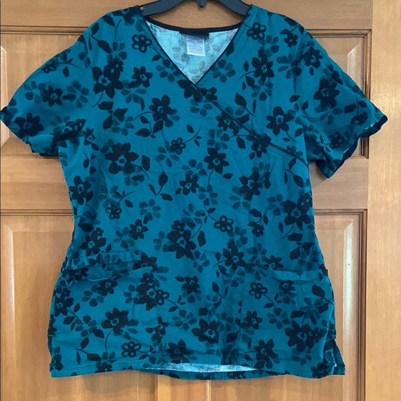 Cherokee Teal Floral Women's Top - Picture 1 of 5